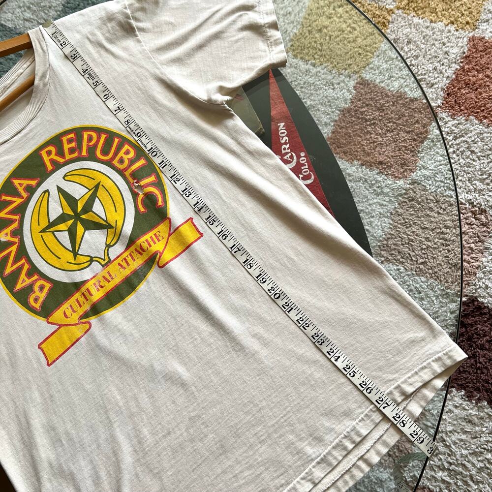 Vintage 80s Banana Republic Cultural Attaché T-Shirt | Safari Graphic | Size M - Picture 13 of 13